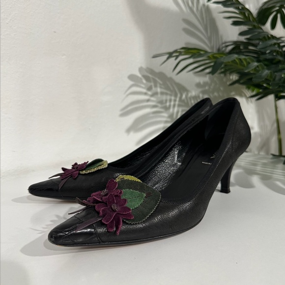 Prada Black Leather Slingback Heels with 3D Floral Appliqué Size 40 - Picture 1 of 8